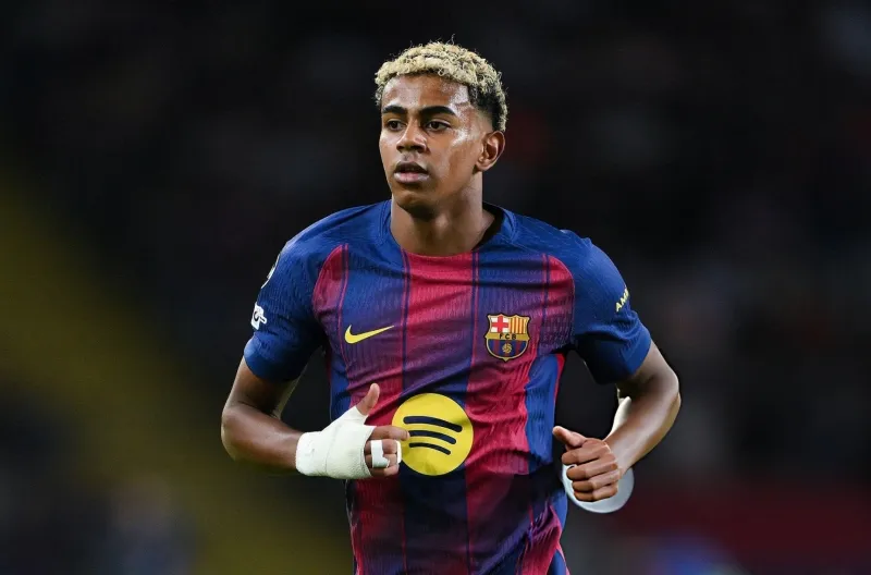 Hé lộ sự thật: “Yamal” không phải họ thật của thần đồng Barca! 11 Yamal tên thật không phải là... Lamine Yamal